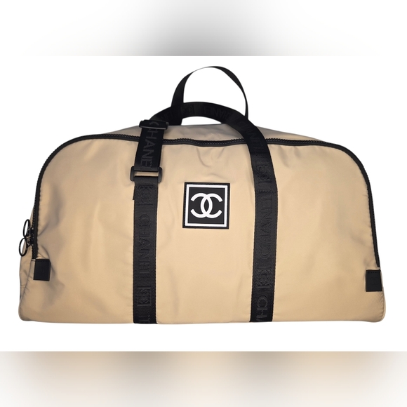 CHANEL Cream And Black Logo Duffle Bag - Picture 3 of 9